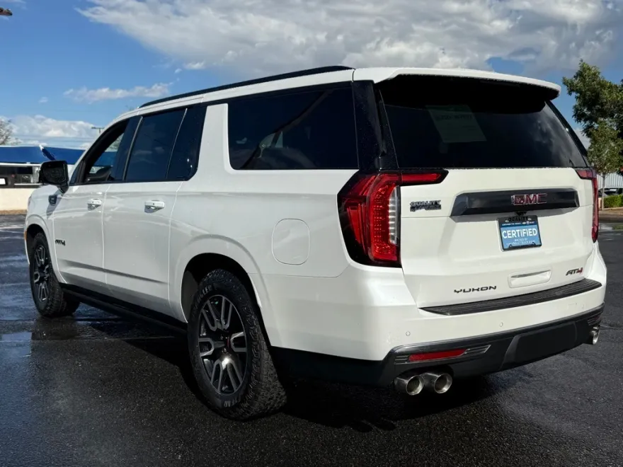 2024 Gmc Yukon XL AT4 photo 1