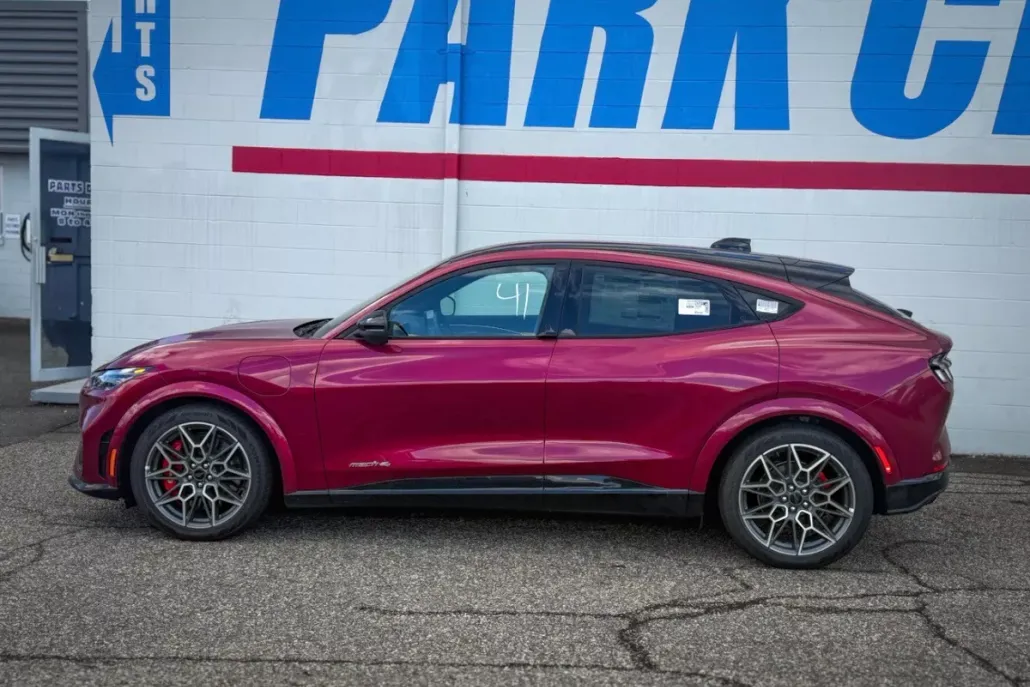 2025 Ford Mustang Mach-E GT photo 1
