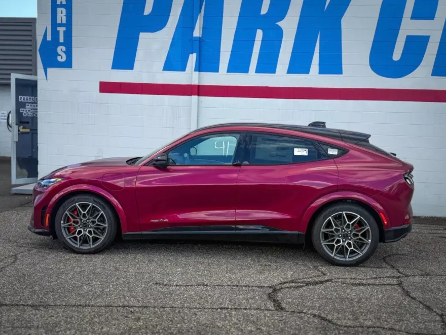 2025 Ford Mustang Mach-E GT photo 1