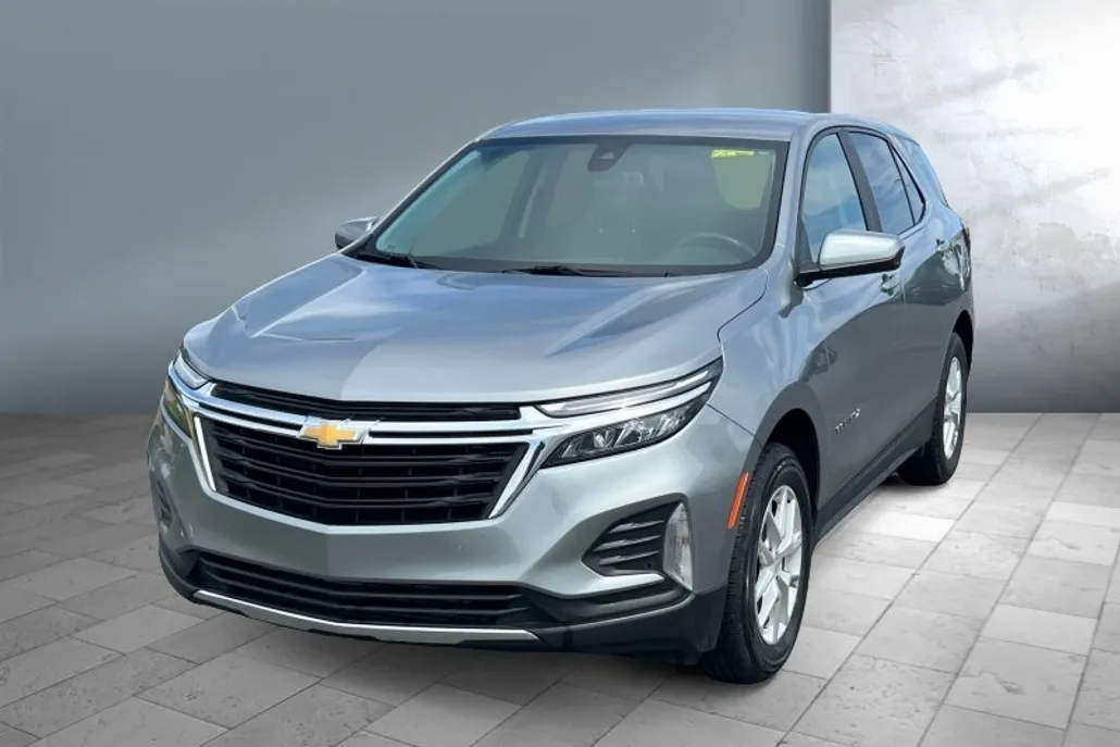 2024 Chevrolet Equinox LT photo 1
