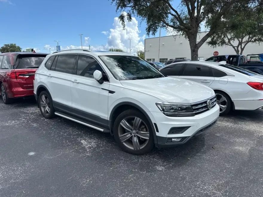 2019 Volkswagen Tiguan SEL Premium photo 1