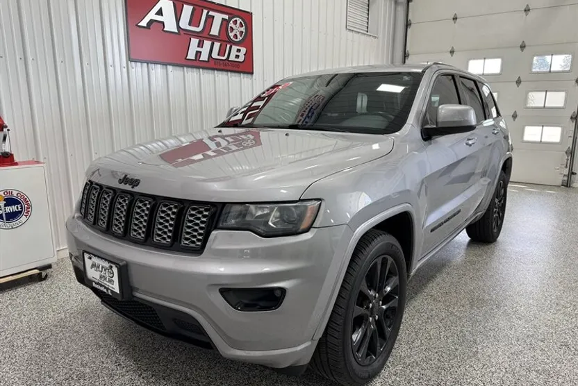 2018 Jeep Grand Cherokee Altitude photo 1