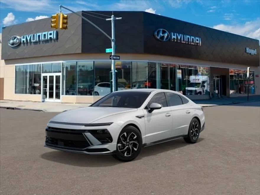 2025 Hyundai Sonata SEL photo 1