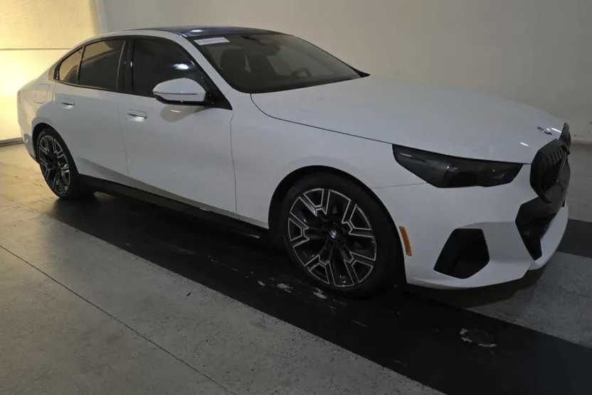 2024 Bmw 530i photo 1