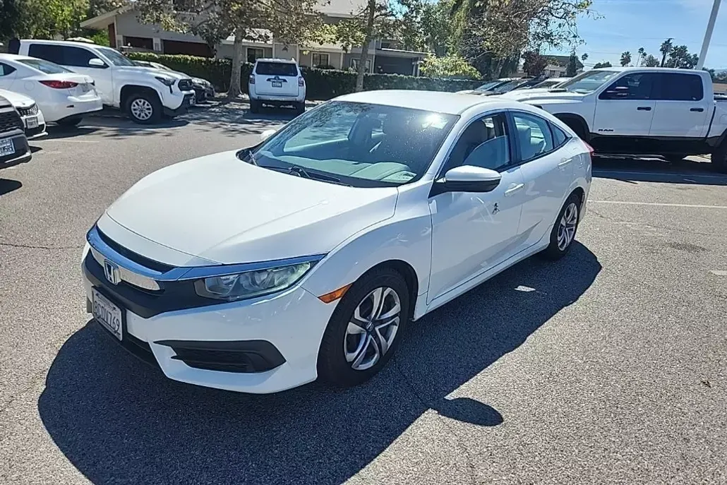 2018 Honda Civic LX photo 1
