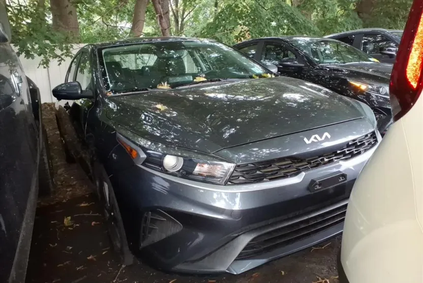 2023 Kia Forte LX photo 1