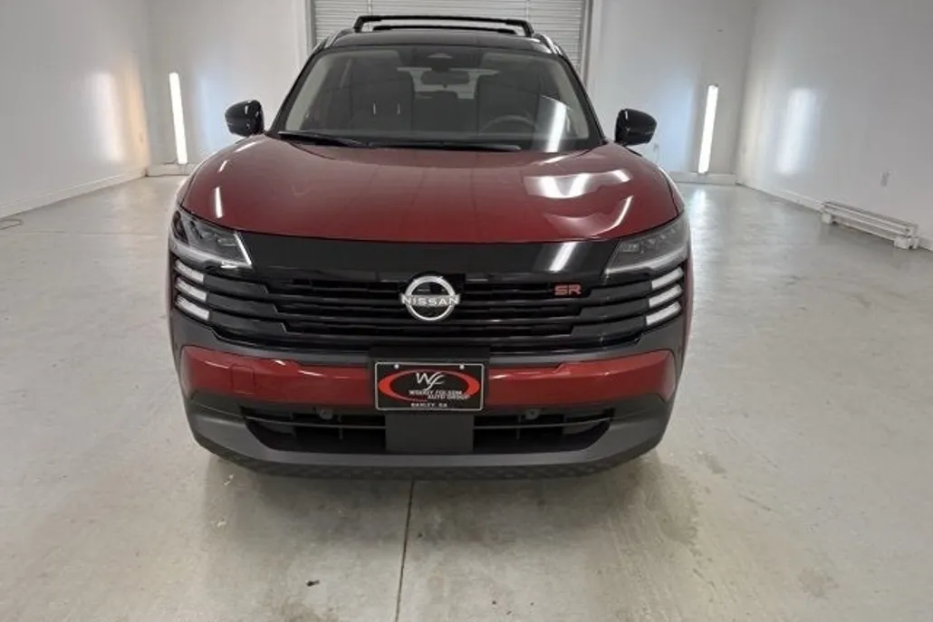 2025 Nissan Kicks SR photo 1