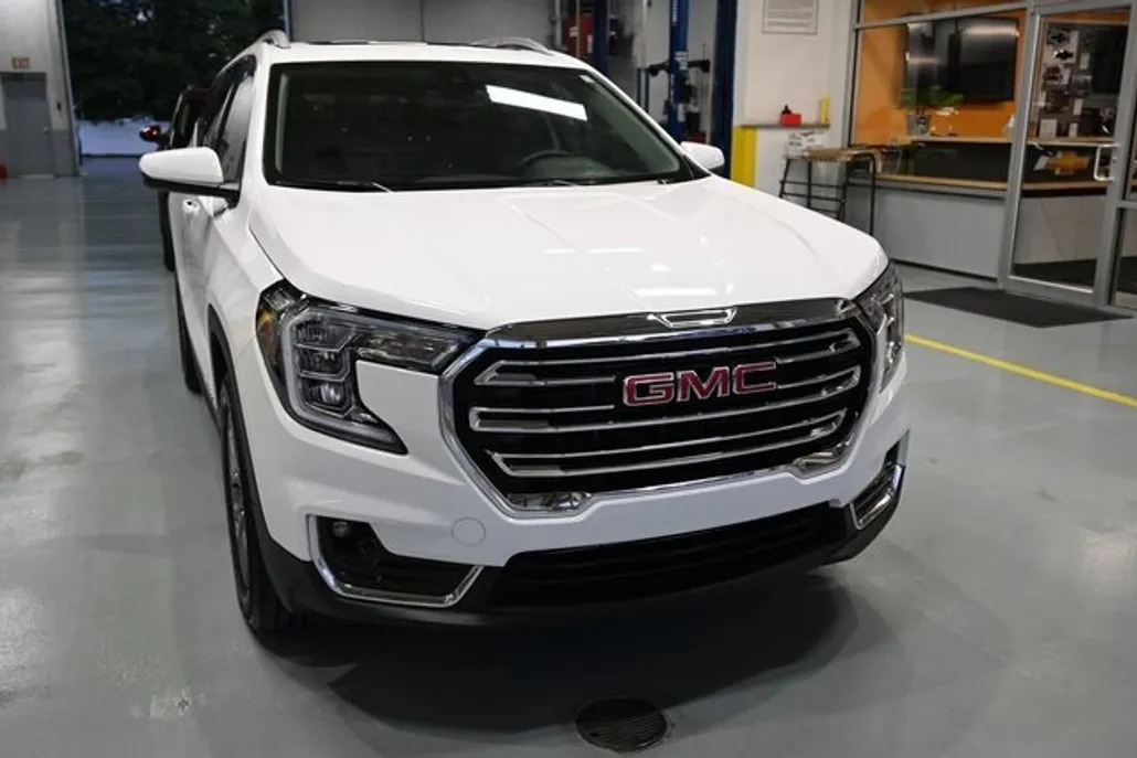2024 Gmc Terrain SLT photo 1