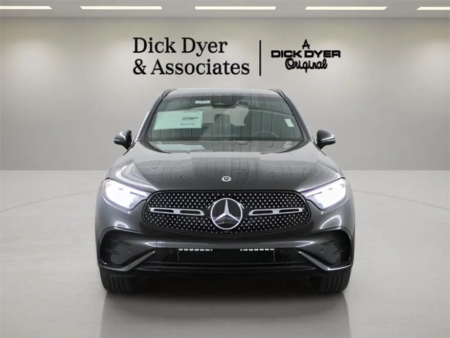 2025 Mercedes Benz GLC 300 photo 1
