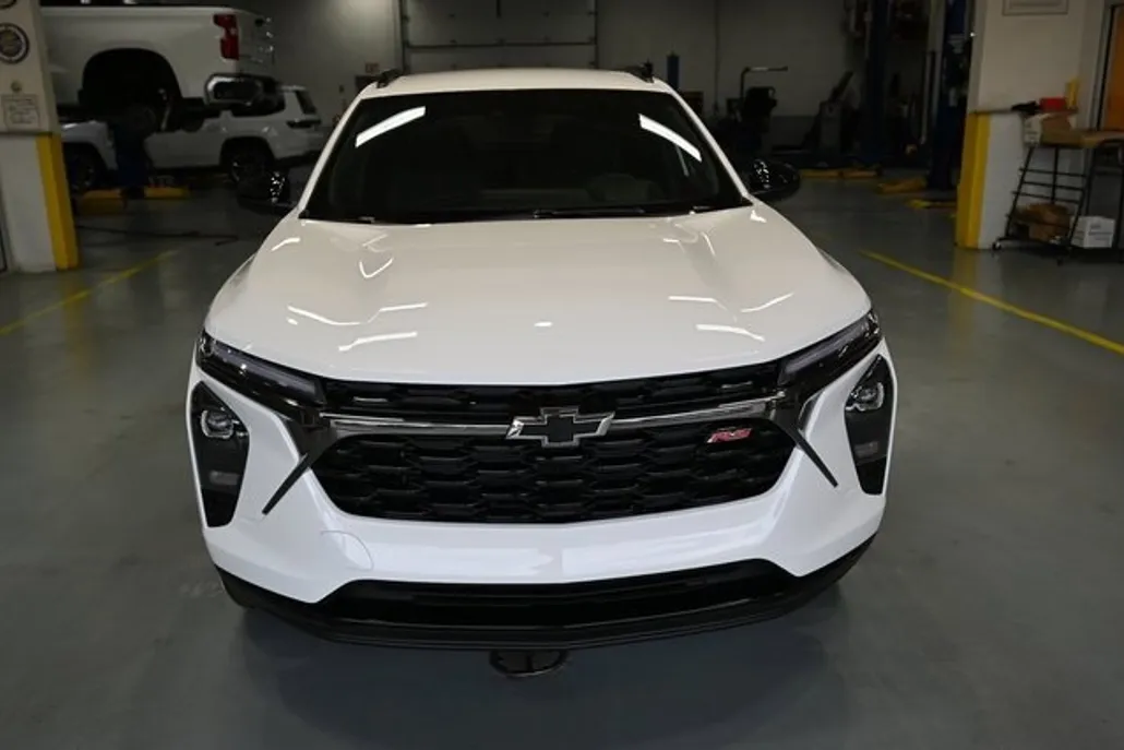 2025 Chevrolet Trax photo 1