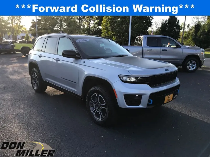 2022 Jeep Cherokee Trailhawk 4xe photo 1
