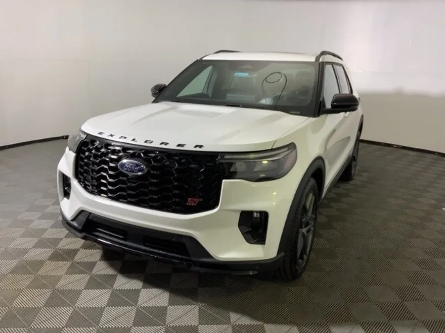 2025 Ford Explorer ST photo 1