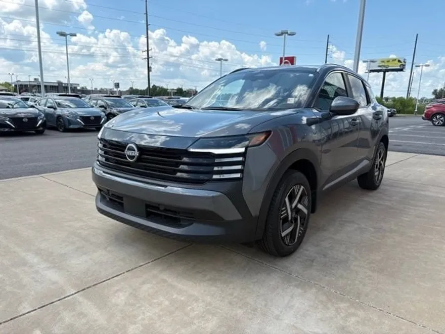 2025 Nissan Kicks SV photo 1