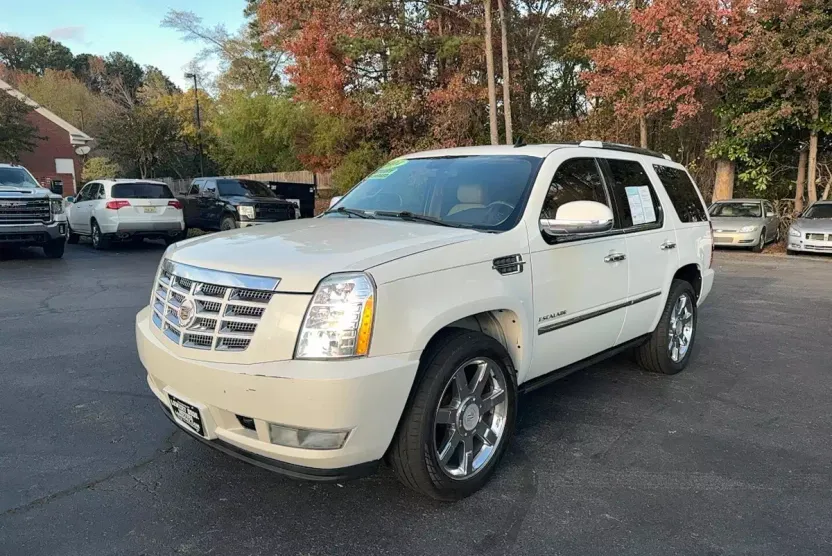 2014 Cadillac Escalade Luxury photo 1