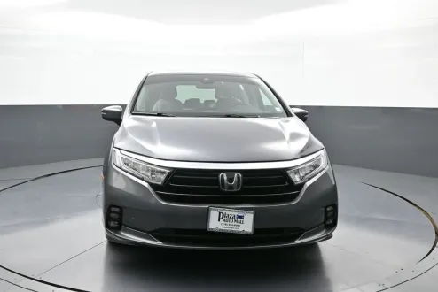 2023 Honda Odyssey Touring photo 2