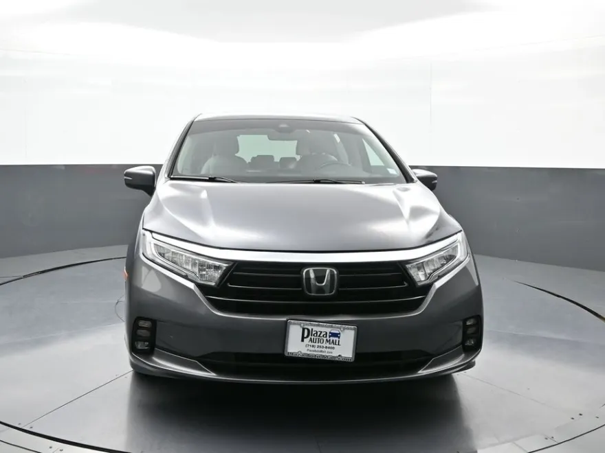 2023 Honda Odyssey Touring photo 2