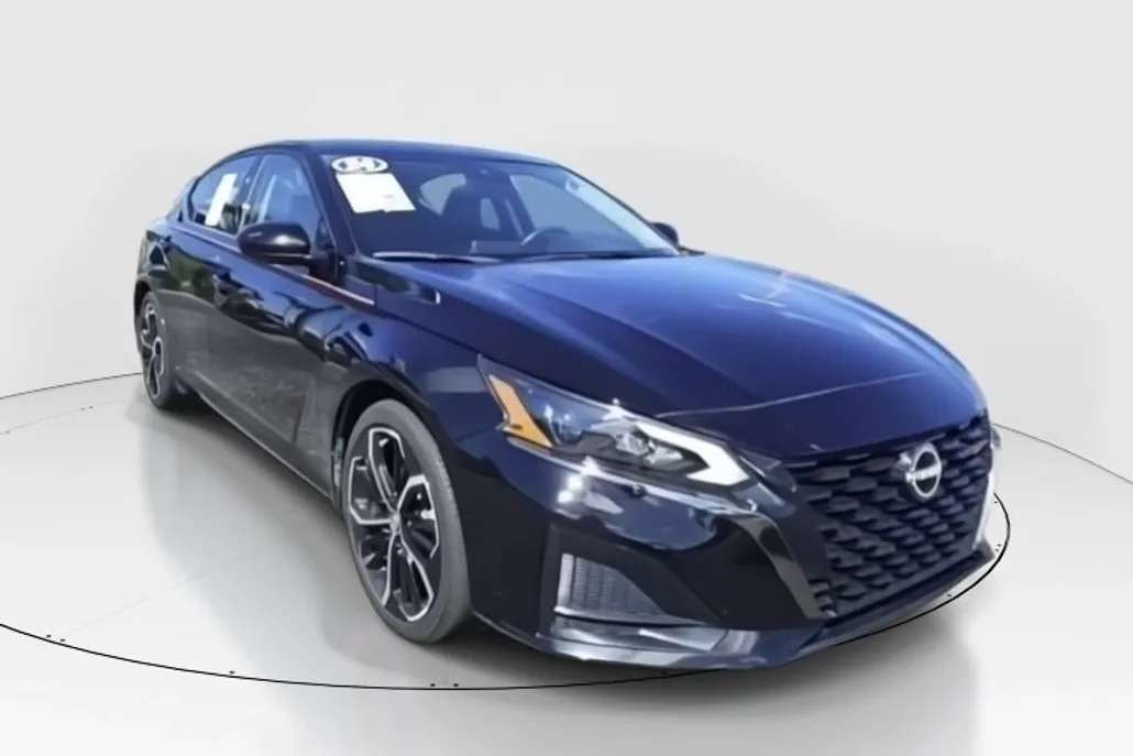 2024 Nissan Altima 2.5 SR photo 1