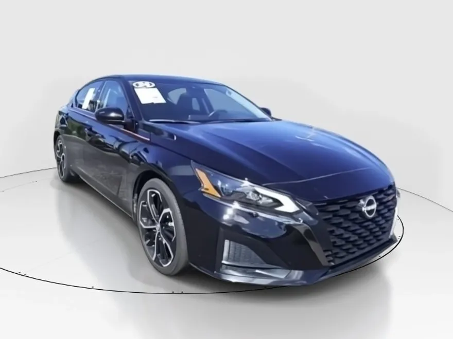 2024 Nissan Altima 2.5 SR photo 1