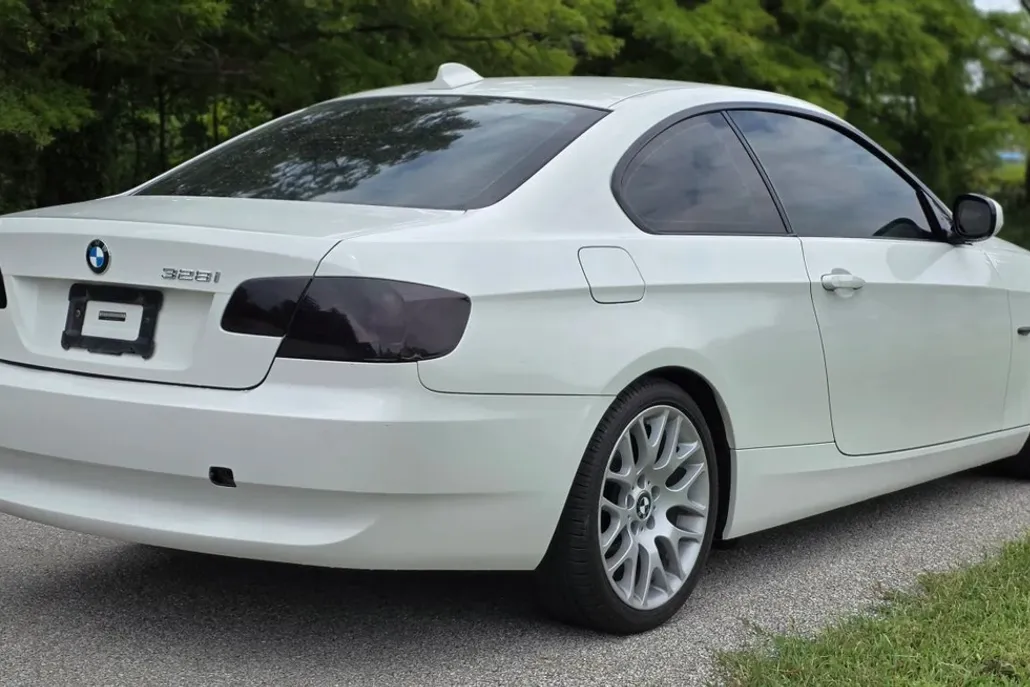 2010 Bmw 328i 3-series photo 1