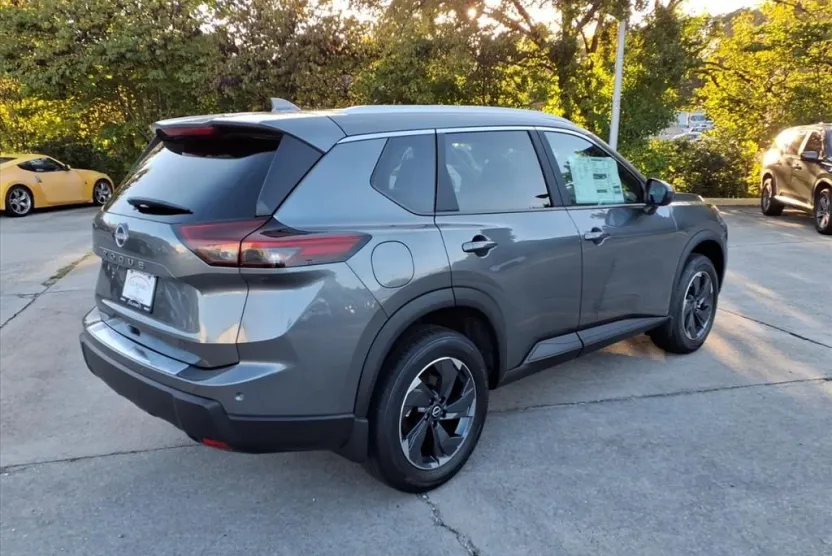 2026 Nissan Rogue SV photo 1