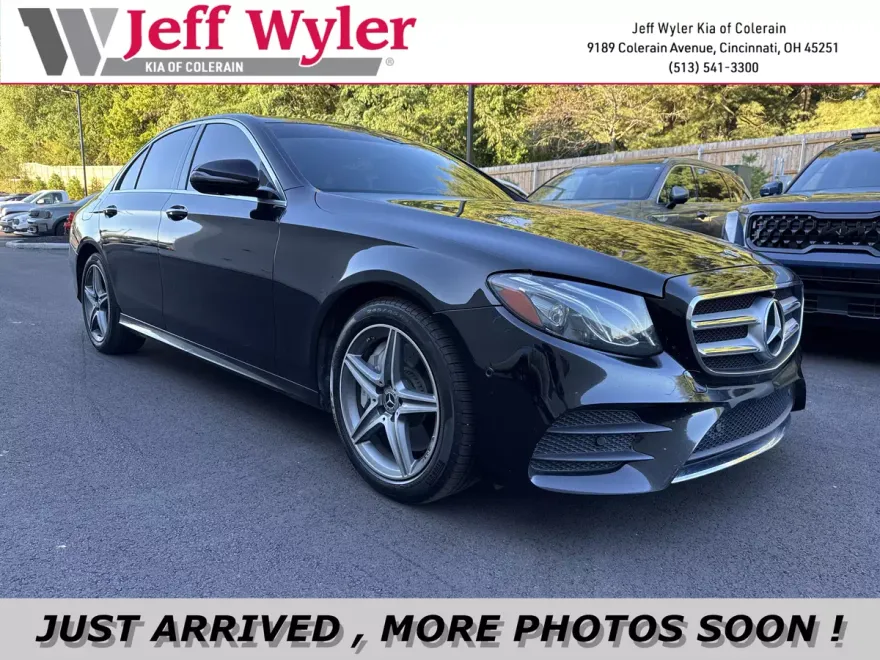 2019 Mercedes Benz E 300 4MATIC Sedan photo 1