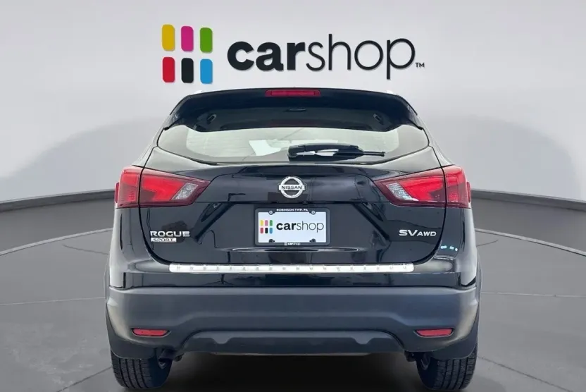 2017 Nissan Rogue Sport SV photo 1