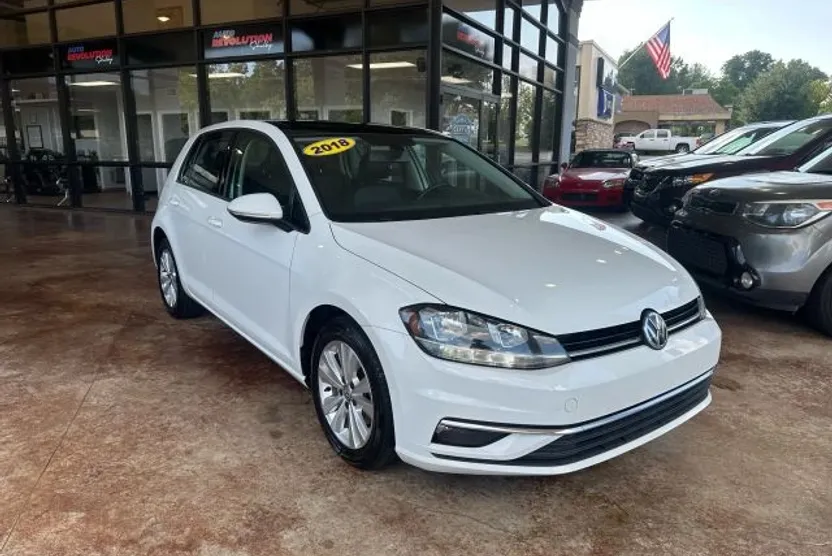 2018 Volkswagen Golf TSI photo 1