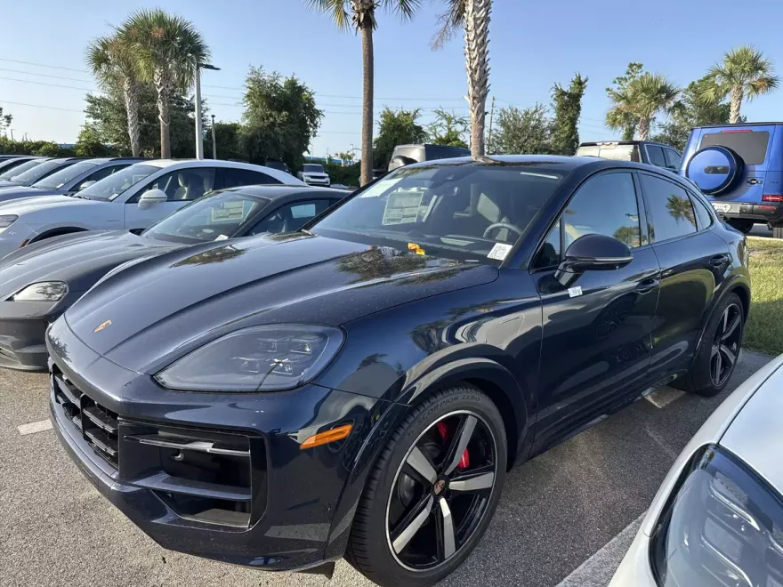 2025 Porsche Cayenne GTS photo 1