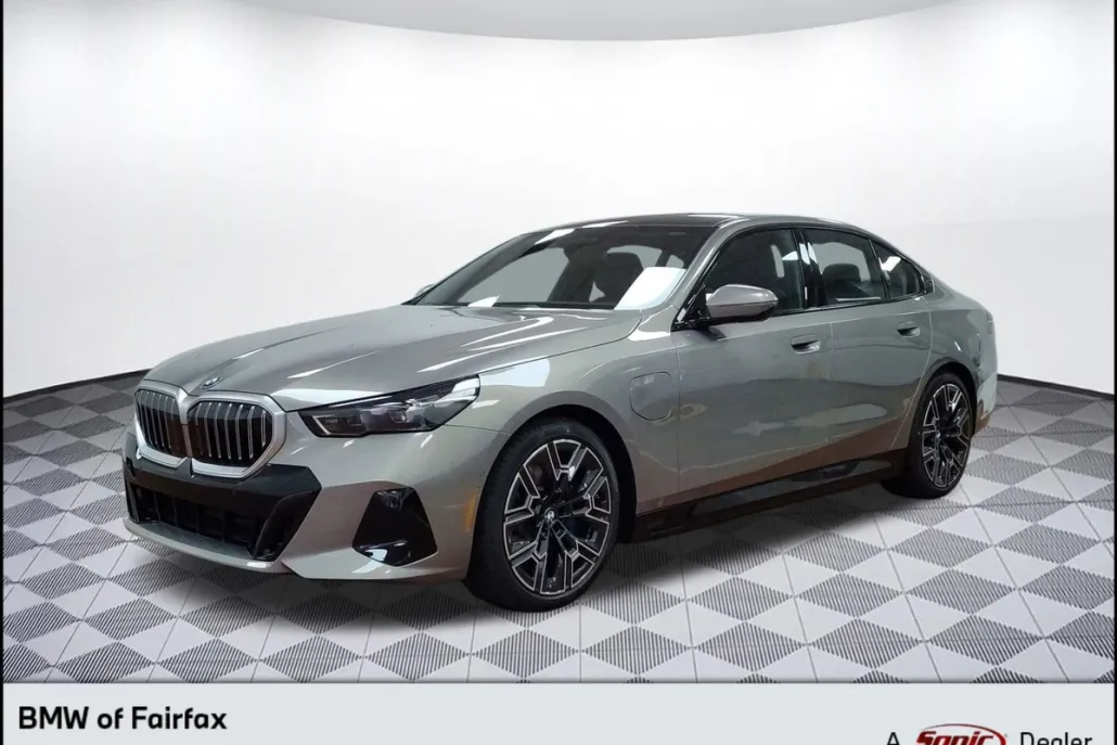 2026 Bmw 550e xDrive photo 1