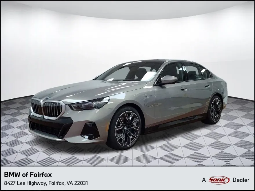 2026 Bmw 550e xDrive photo 1