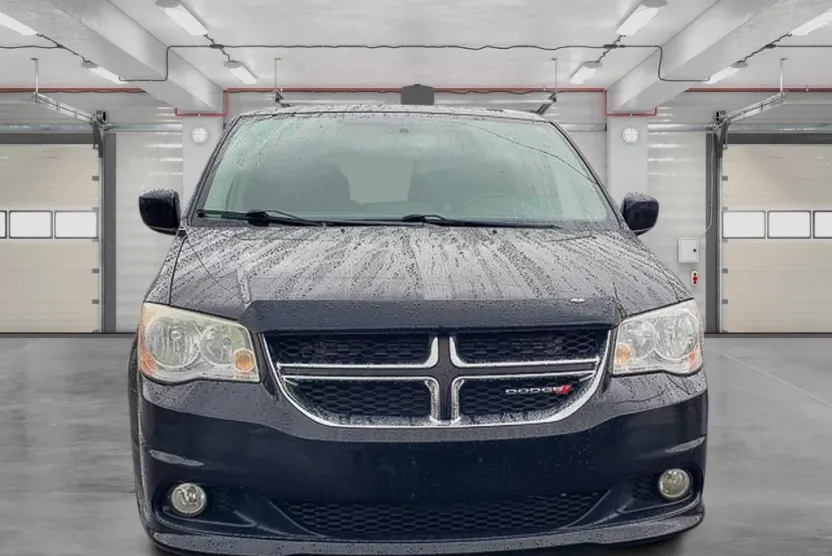 2013 Dodge Grand Caravan Crew photo 1