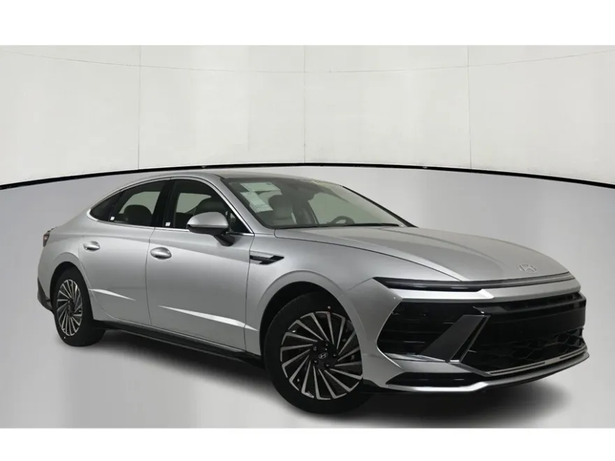 2025 Hyundai Sonata Hybrid SEL photo 1