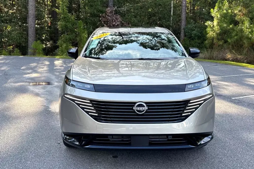 2025 Nissan Murano Platinum photo 1