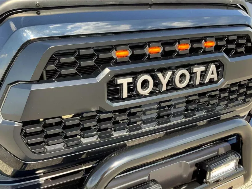 2019 Toyota Tacoma TRD Pro photo 28