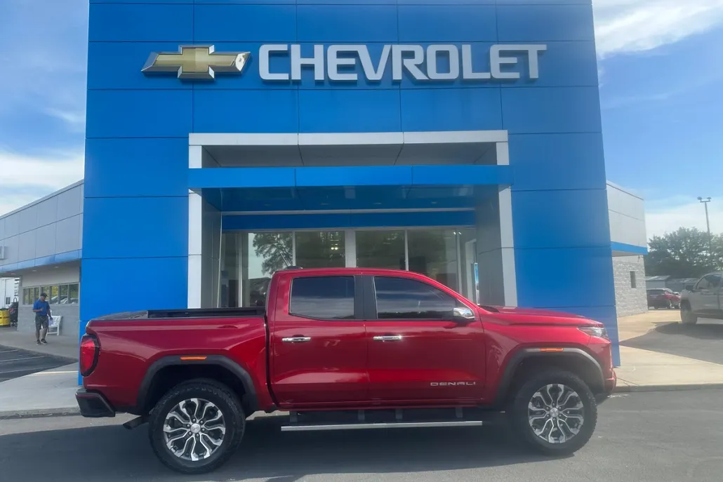 2023 Gmc Canyon Denali photo 1