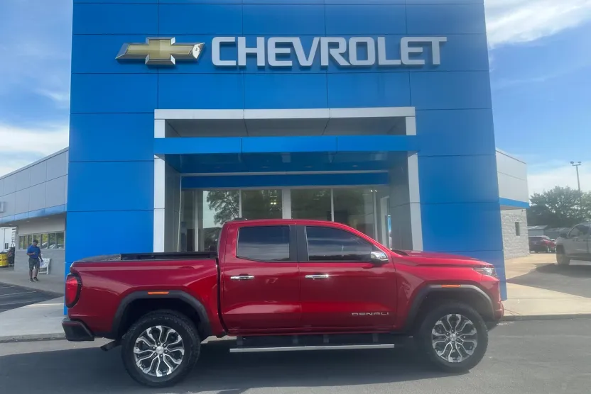 2023 Gmc Canyon Denali photo 1