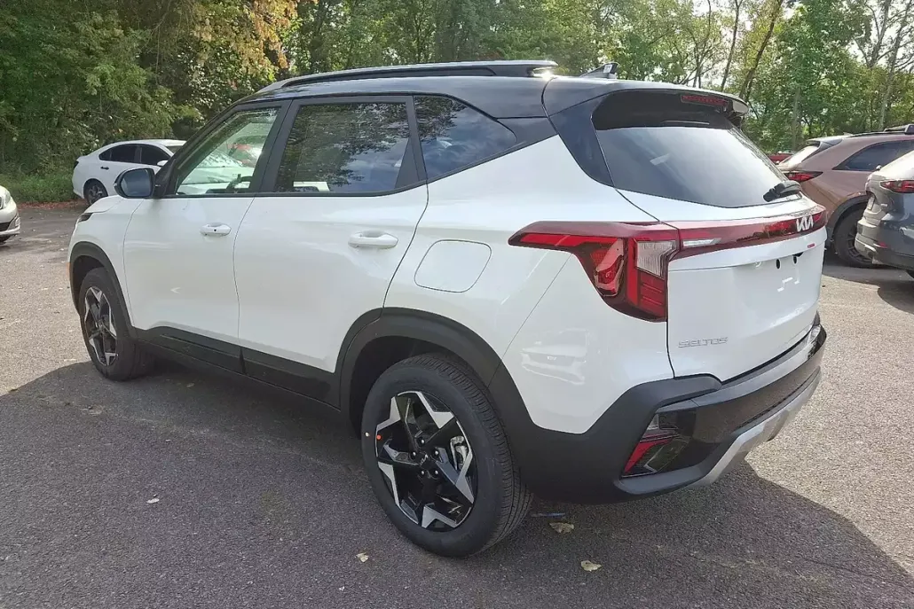 2026 Kia Seltos S photo 1