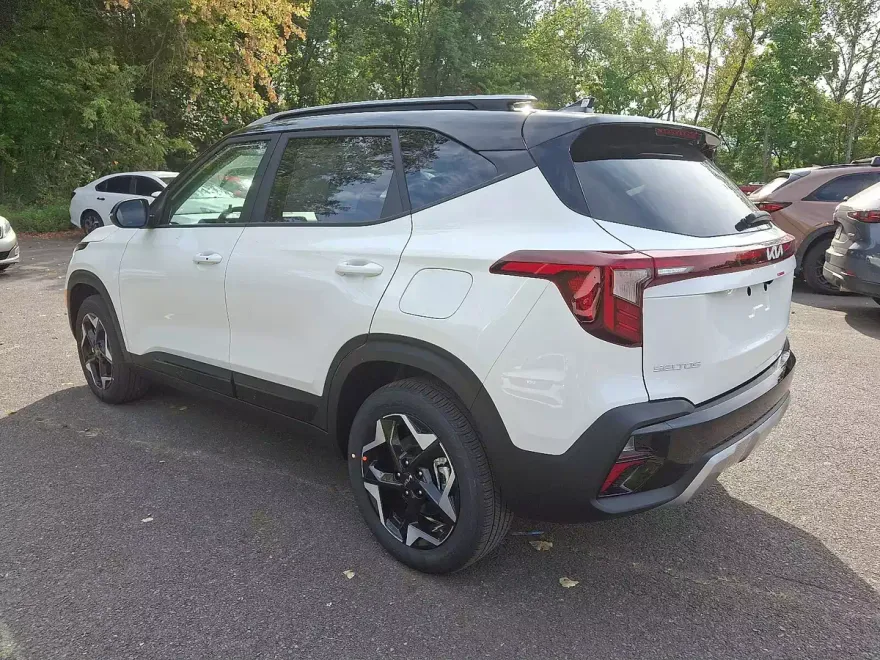 2026 Kia Seltos S photo 1