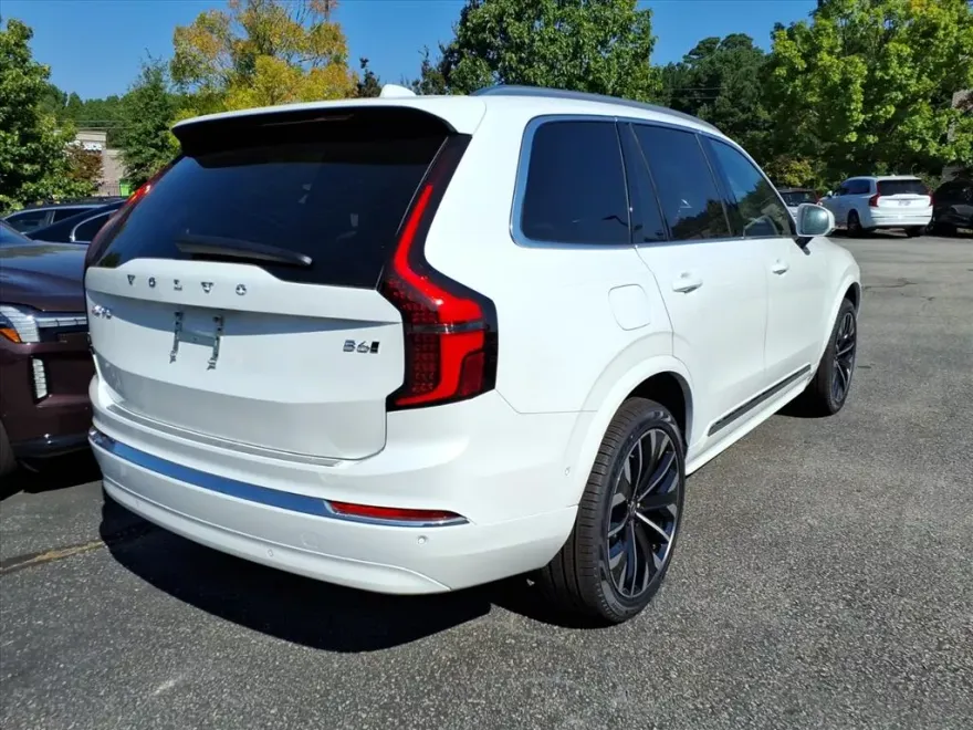 2026 Volvo XC90 Plus photo 1