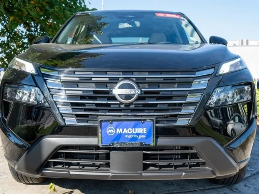 2025 Nissan Rogue SV photo 1