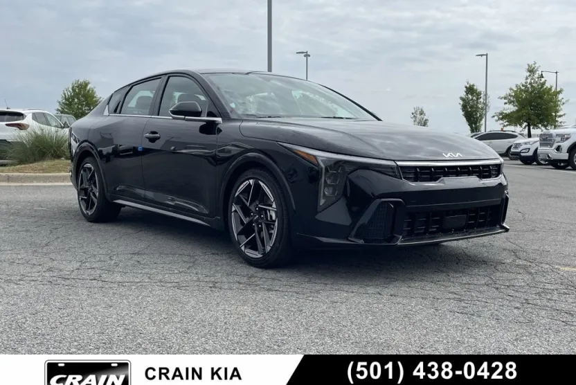 2025 Kia K4 GT-Line photo 1