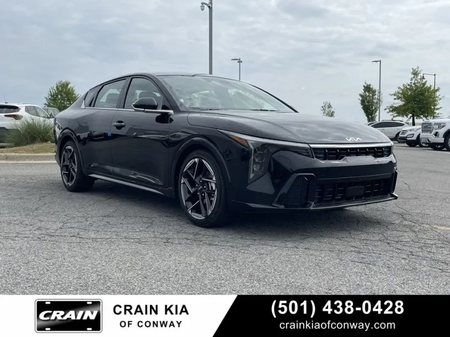 2025 Kia K4 GT-Line photo 1