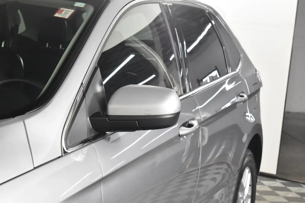 2024 Ford Edge SEL photo 1