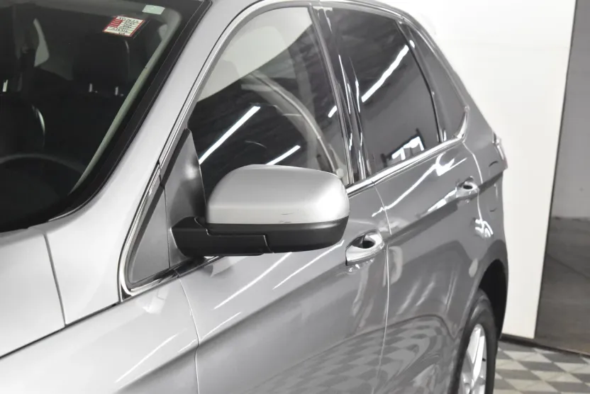 2024 Ford Edge SEL photo 1