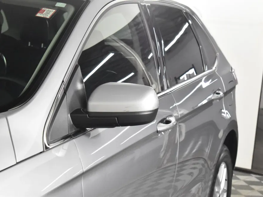 2024 Ford Edge SEL photo 1