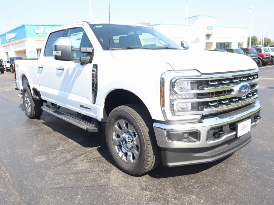 2025 Ford F-250 Lariat photo 1
