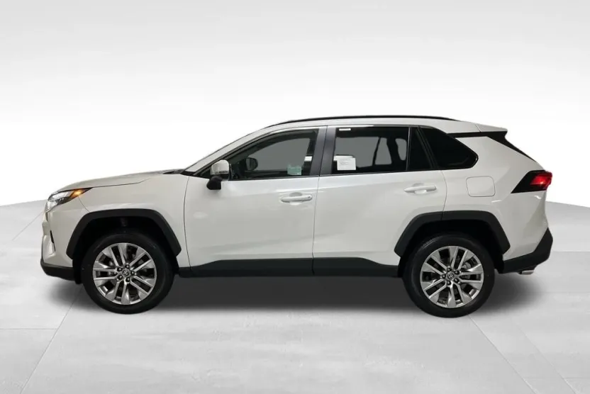 2025 Toyota RAV4 XLE Premium photo 1
