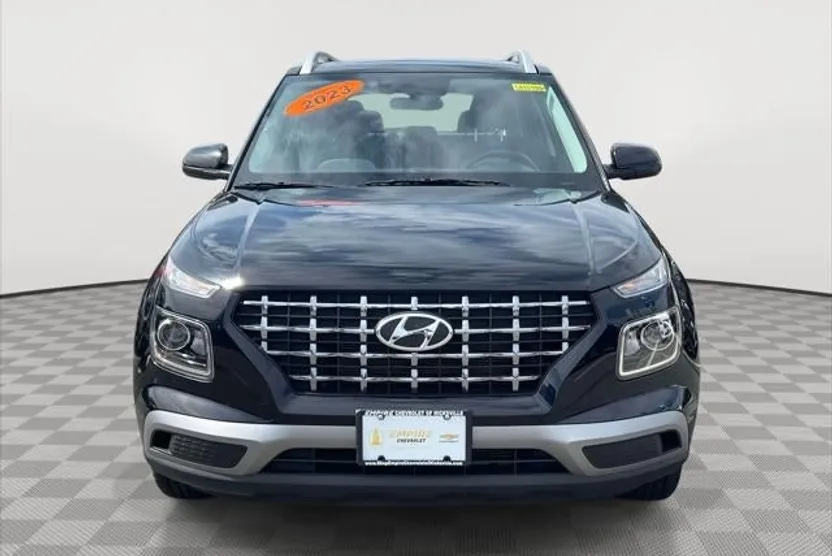 2023 Hyundai Venue SEL photo 1