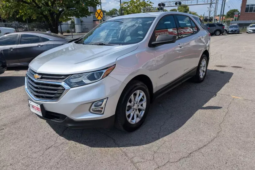 2019 Chevrolet Equinox LS photo 1