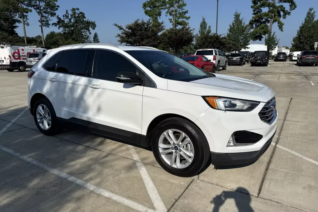 2020 Ford Edge SEL photo 1
